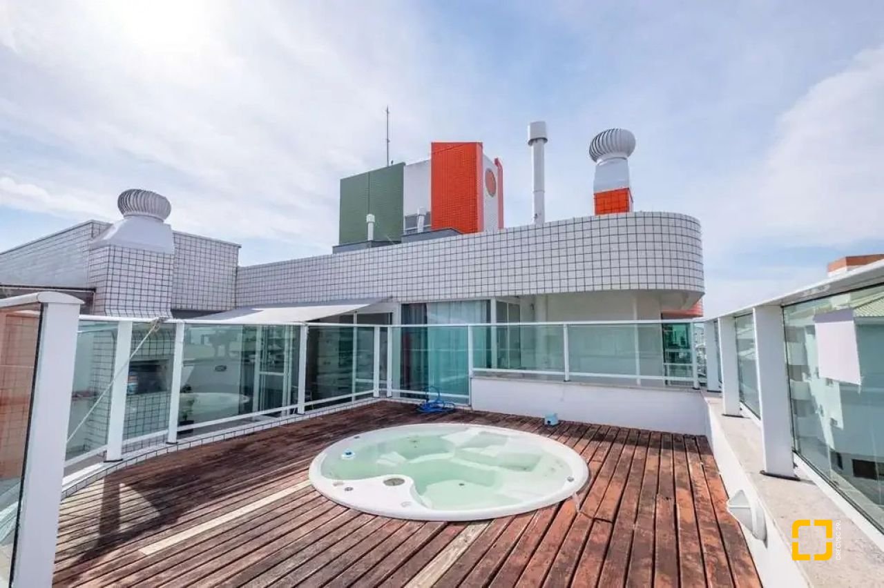 Cobertura com 132m², 2 quartos (sendo 1 suíte), 2 garagens, no bairro Ingleses em Florianópolis