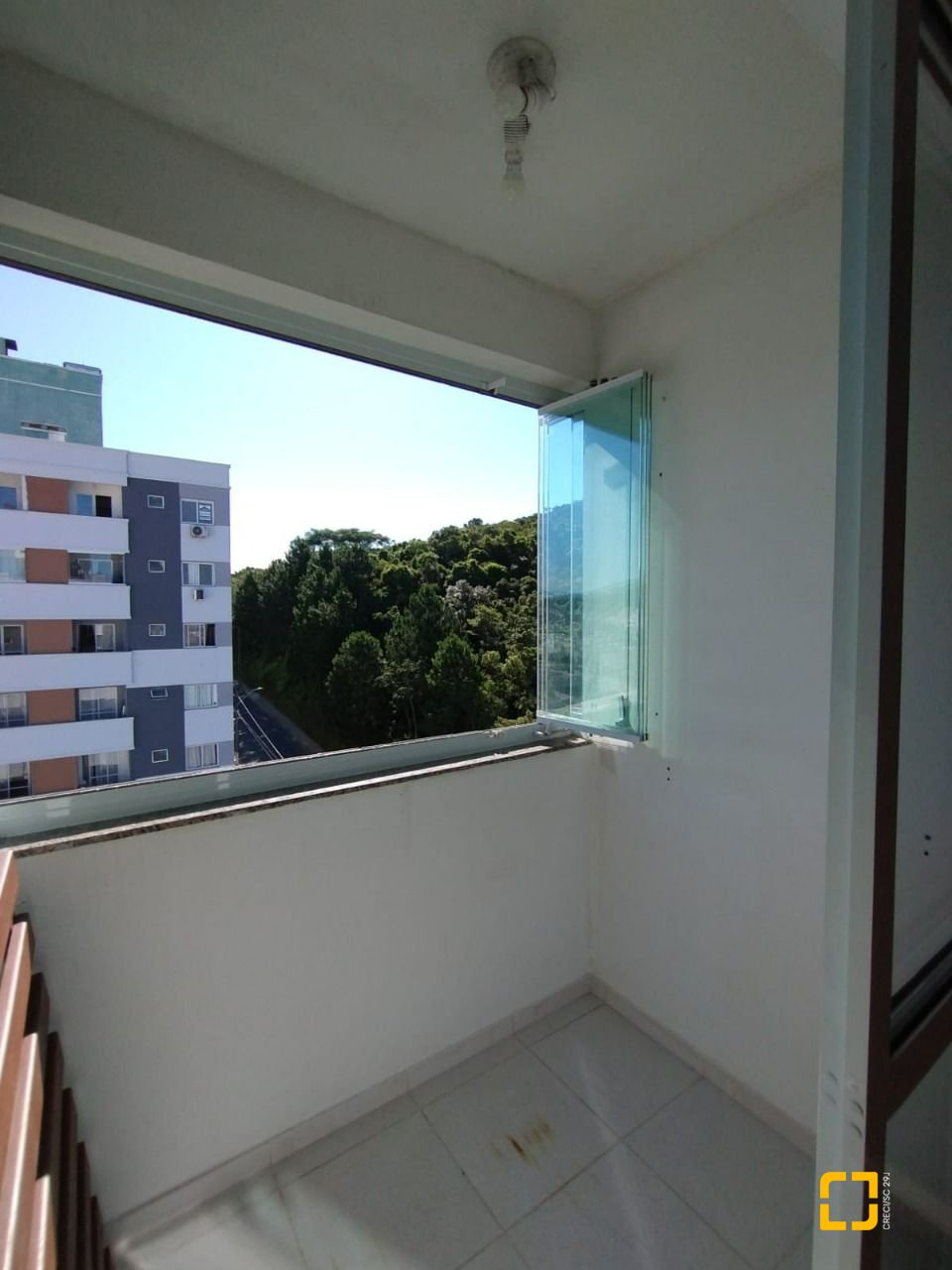 Apartamento com 54m², 2 quartos, 1 garagem, no bairro Areias em São José