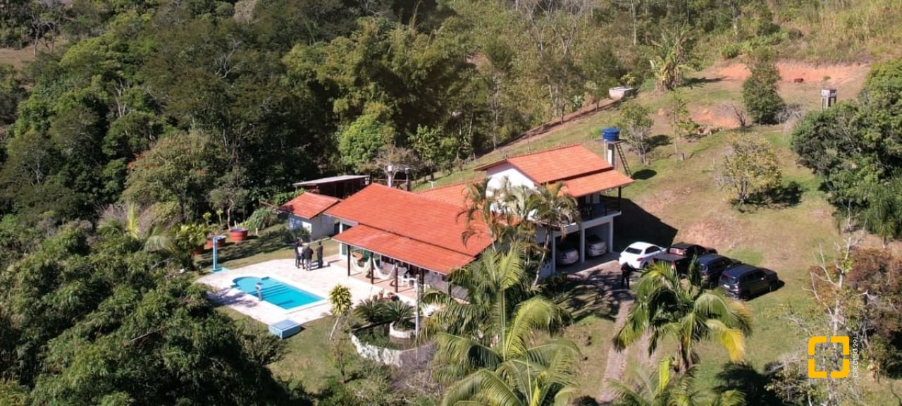 Sítio com 250m², 5 quartos (sendo 1 suíte), 4 garagens, no bairro Cova Triste em Garopaba