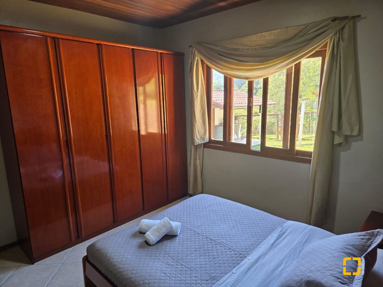 Sítio com 250m², 5 quartos (sendo 1 suíte), 4 garagens, no bairro Cova Triste em Garopaba