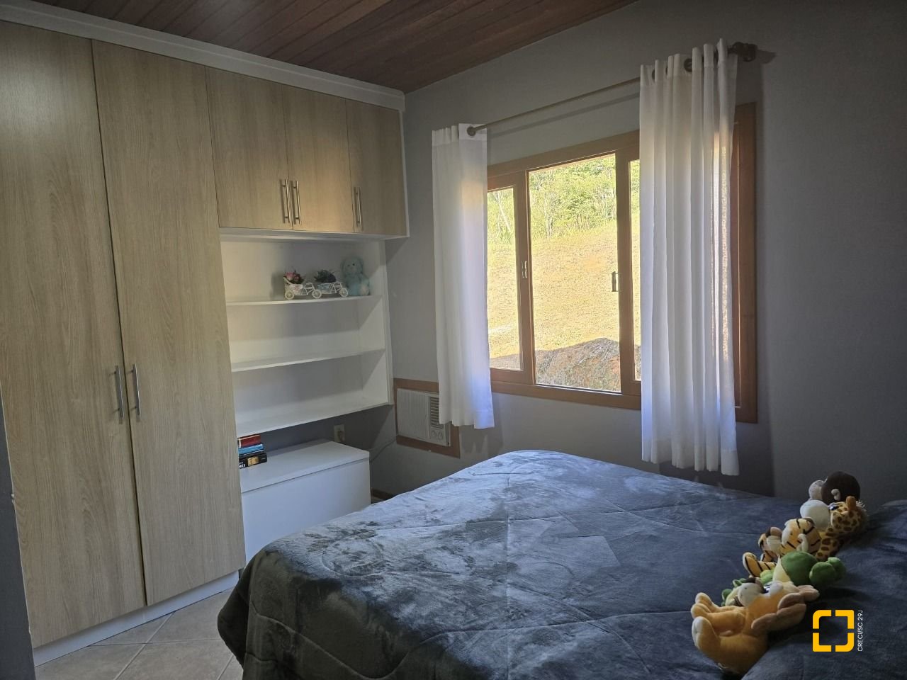 Sítio com 250m², 5 quartos (sendo 1 suíte), 4 garagens, no bairro Cova Triste em Garopaba