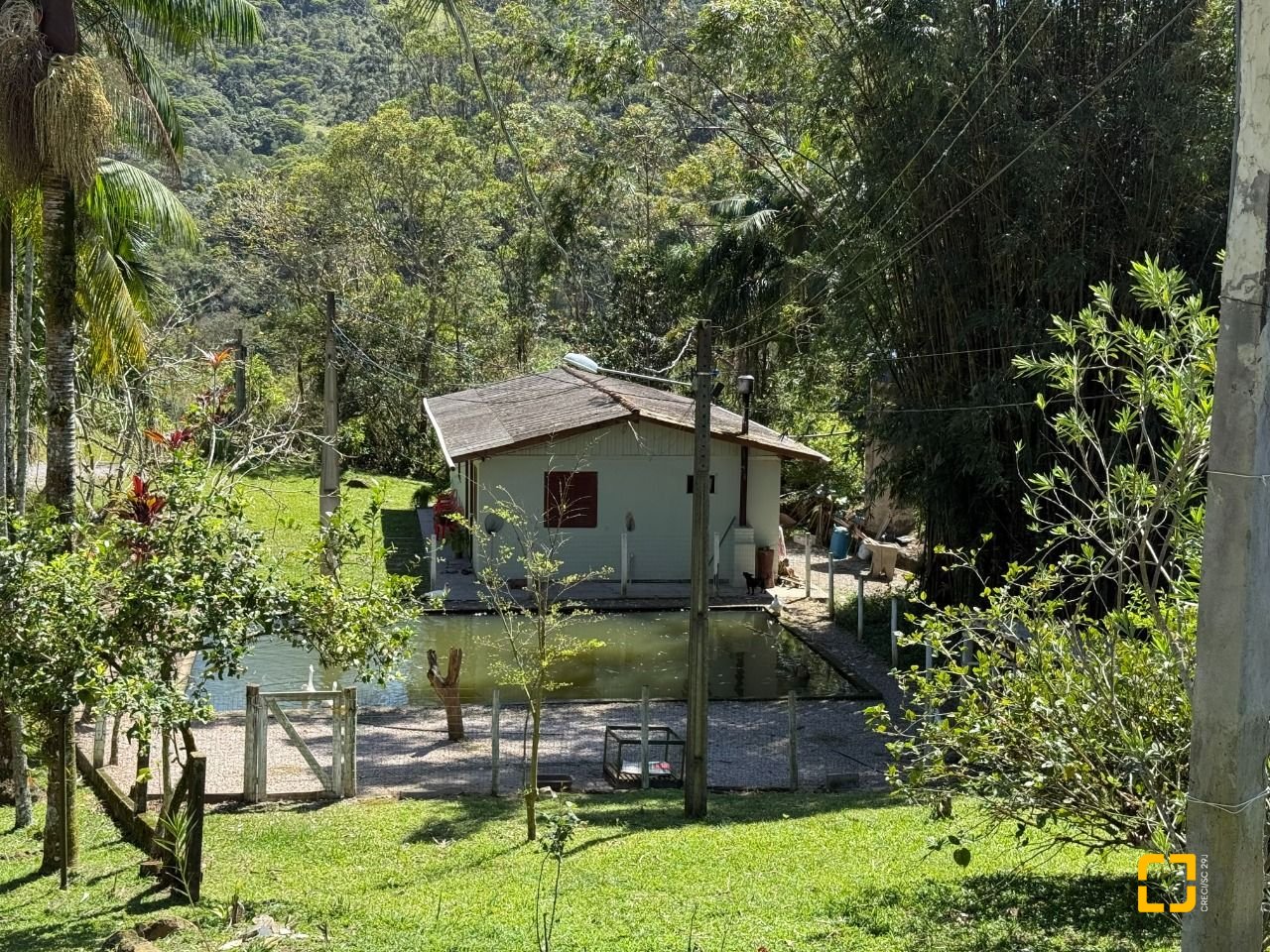 Sítio com 250m², 5 quartos (sendo 1 suíte), 4 garagens, no bairro Cova Triste em Garopaba