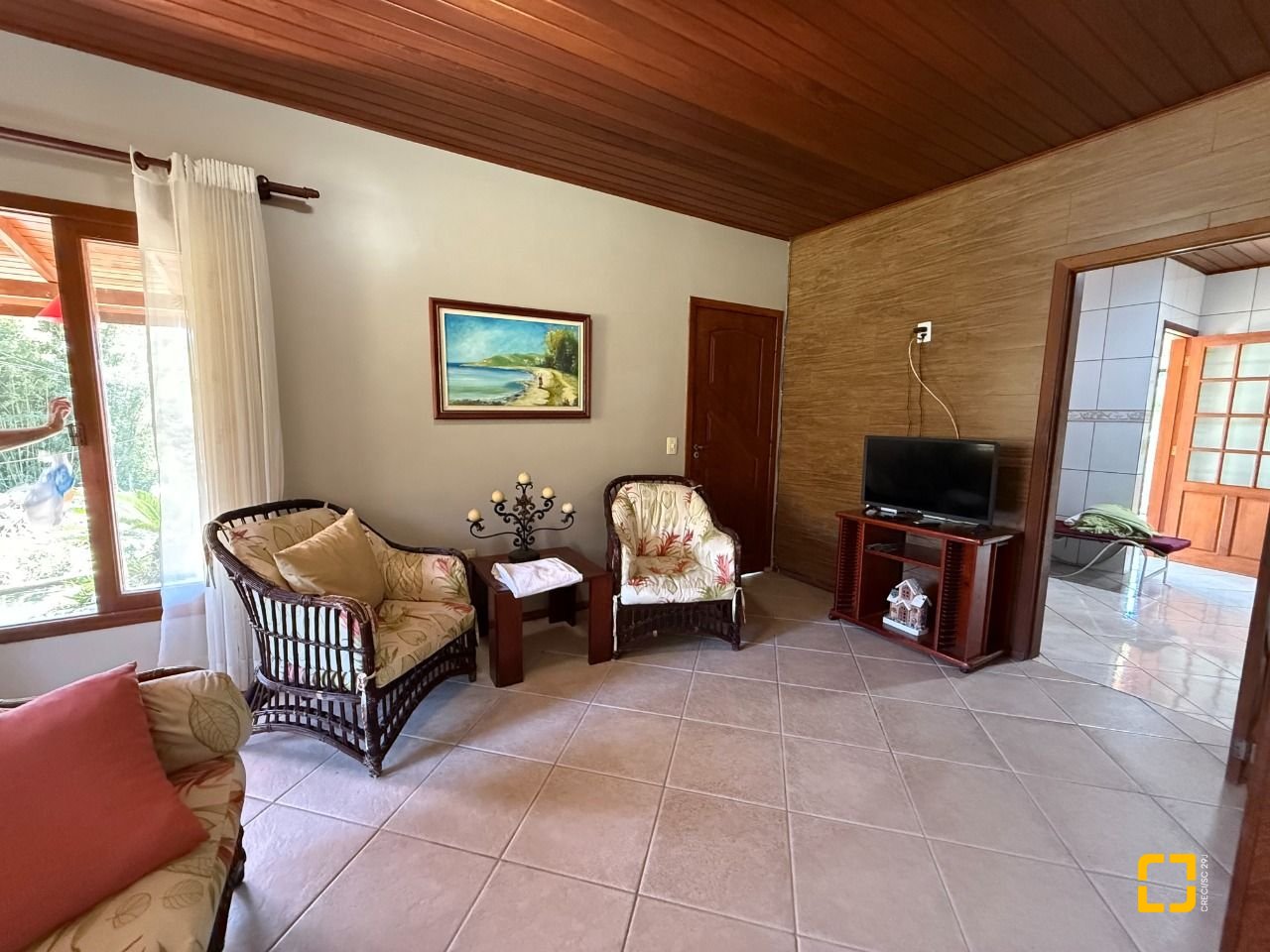 Sítio com 250m², 5 quartos (sendo 1 suíte), 4 garagens, no bairro Cova Triste em Garopaba