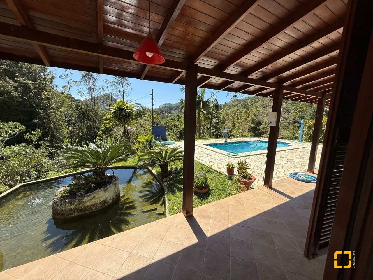 Sítio com 250m², 5 quartos (sendo 1 suíte), 4 garagens, no bairro Cova Triste em Garopaba