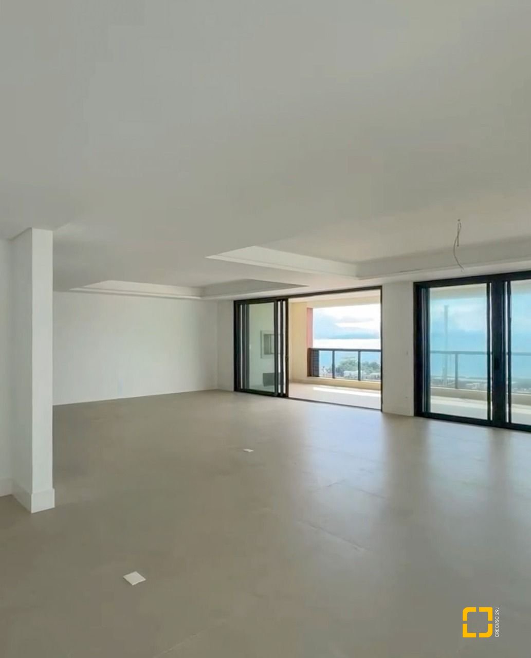 Apartamento com 275m², 8 quartos (sendo 4 suítes), 2 garagens, no bairro Jurerê em Florianópolis