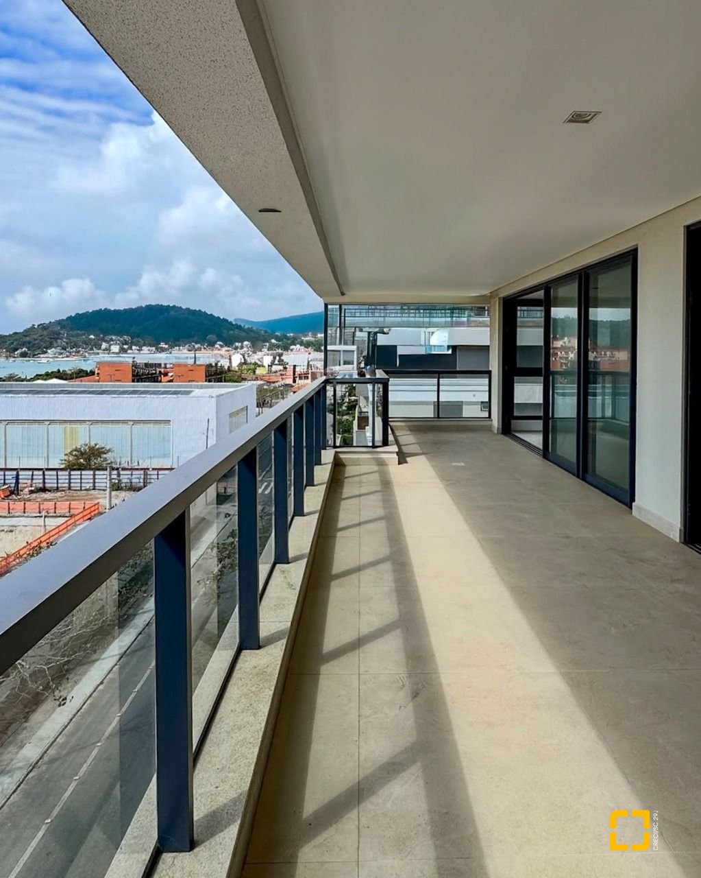 Apartamento com 275m², 8 quartos (sendo 4 suítes), 2 garagens, no bairro Jurerê em Florianópolis