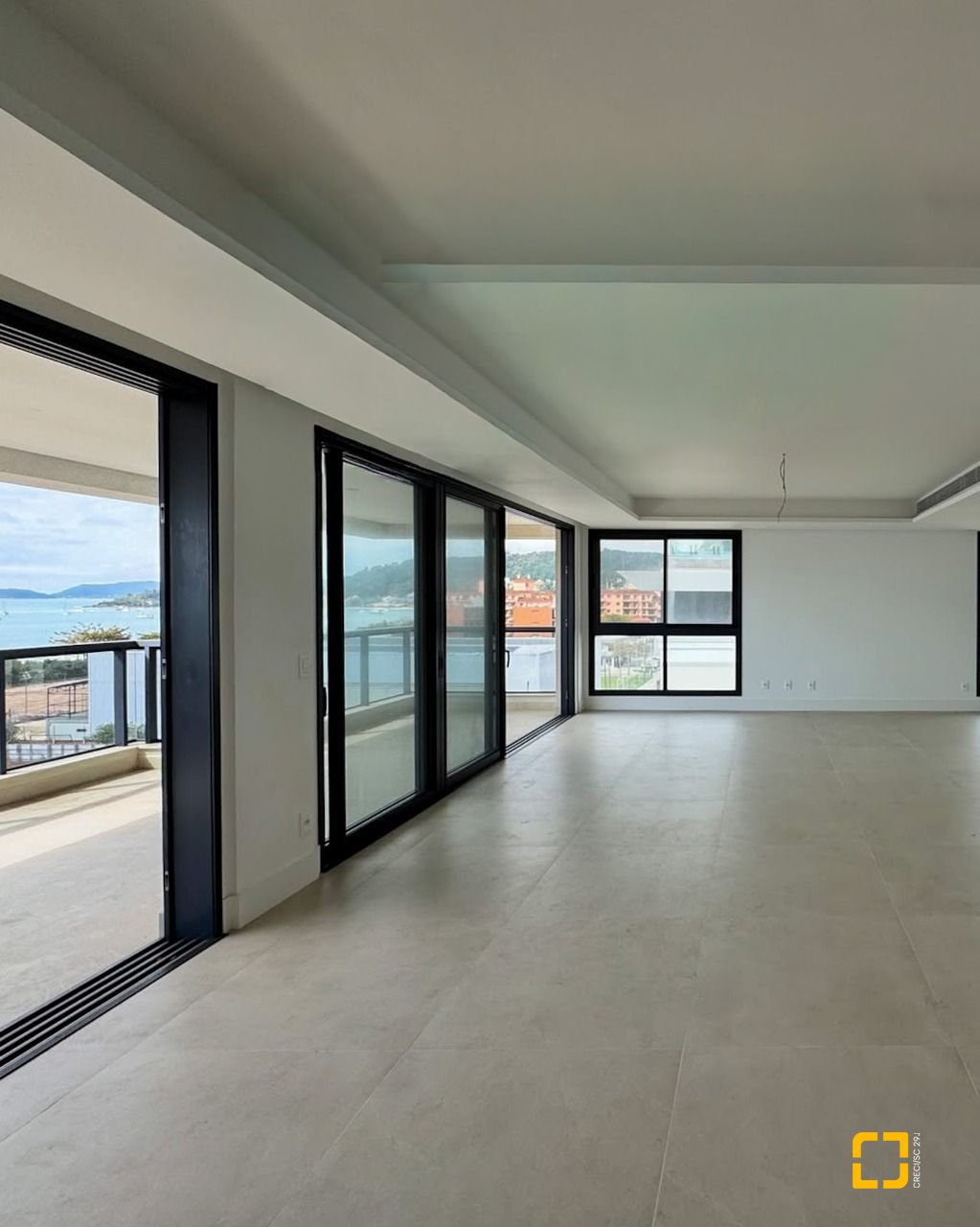 Apartamento com 275m², 8 quartos (sendo 4 suítes), 2 garagens, no bairro Jurerê em Florianópolis