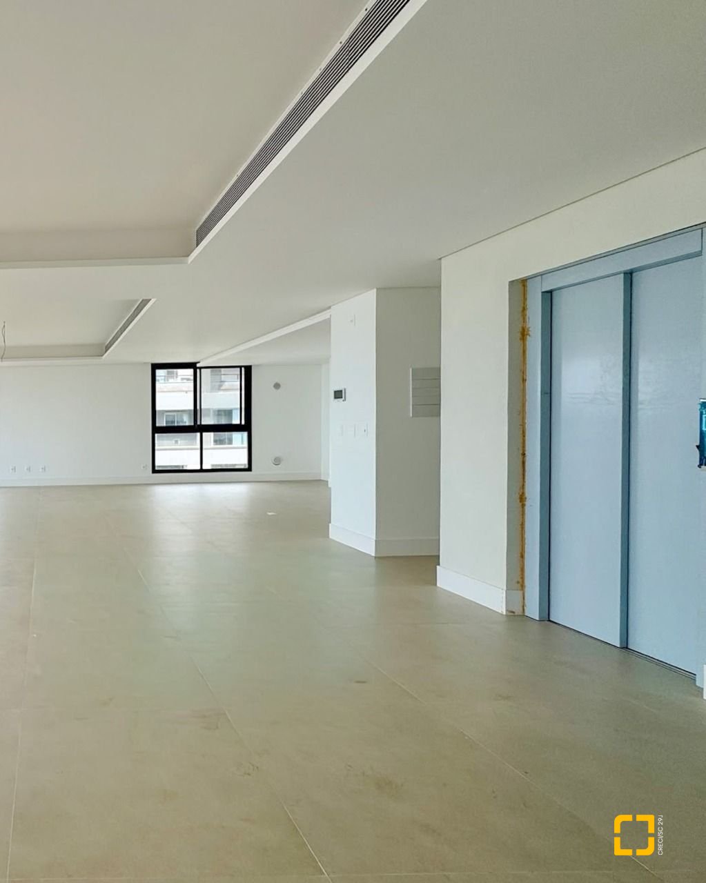 Apartamento com 275m², 8 quartos (sendo 4 suítes), 2 garagens, no bairro Jurerê em Florianópolis