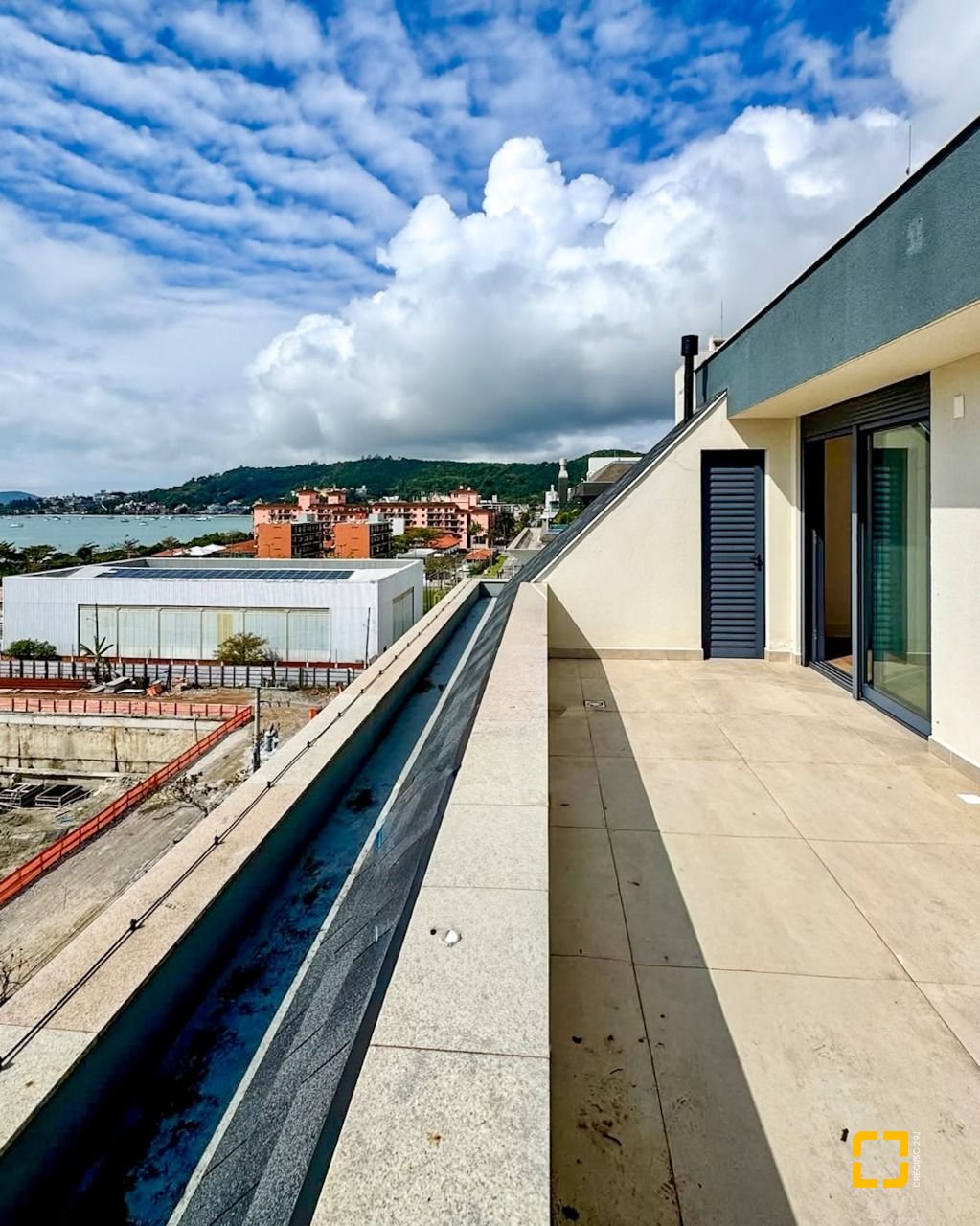 Apartamento com 275m², 8 quartos (sendo 4 suítes), 2 garagens, no bairro Jurerê em Florianópolis