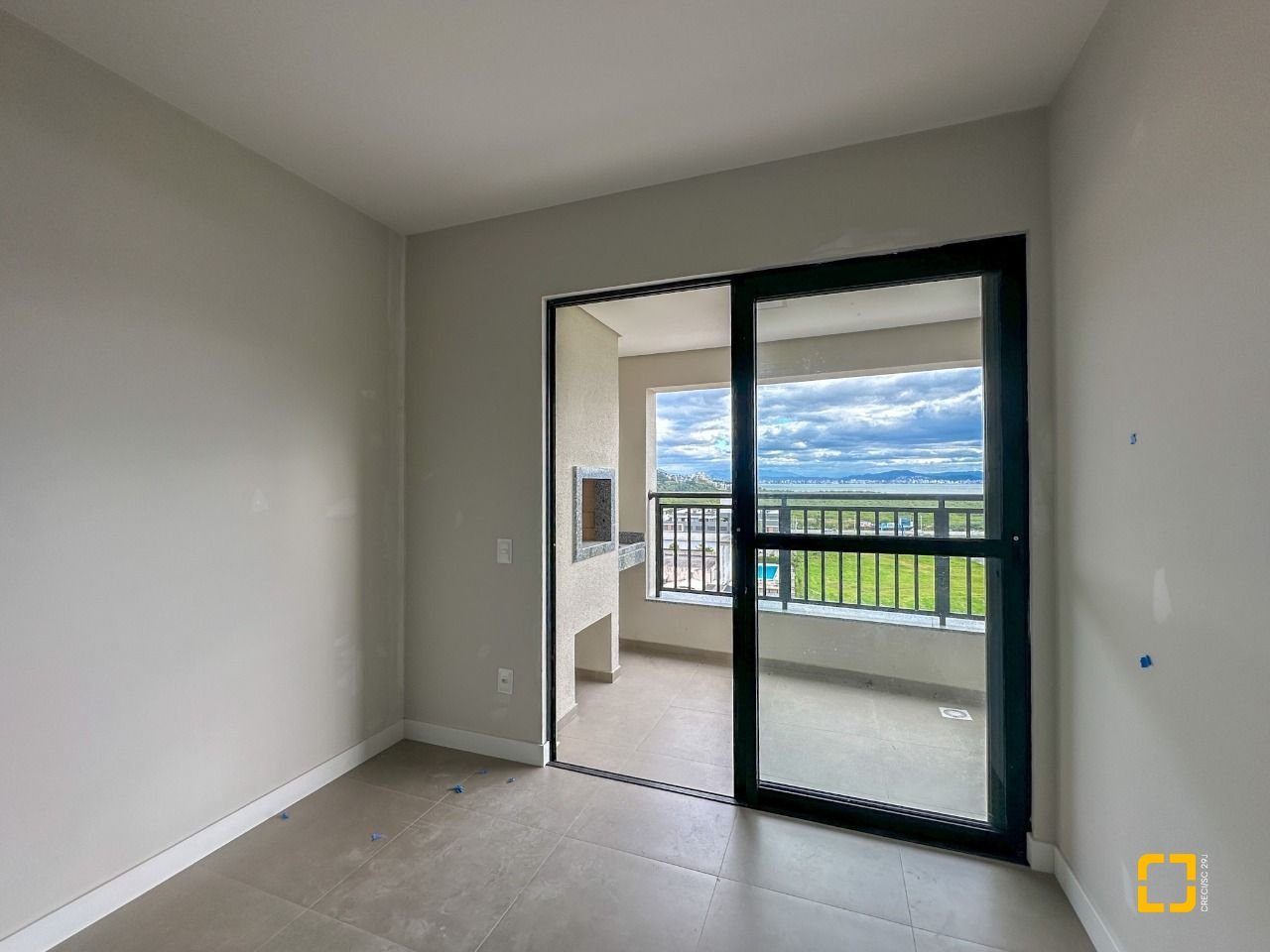 Apartamento com 94m², 4 quartos (sendo 1 suíte), 2 garagens, no bairro Saco Grande em Florianópolis