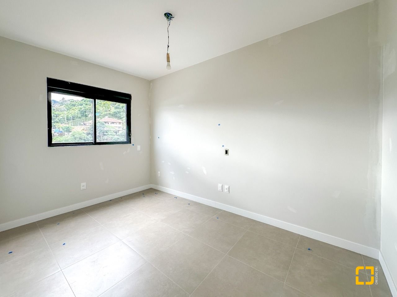 Apartamento com 94m², 4 quartos (sendo 1 suíte), 2 garagens, no bairro Saco Grande em Florianópolis