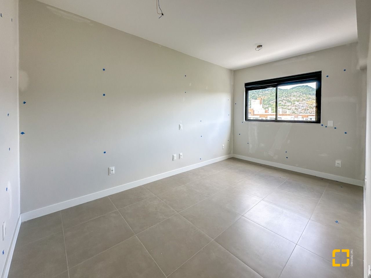 Apartamento com 98m², 4 quartos (sendo 1 suíte), 2 garagens, no bairro Saco Grande em Florianópolis