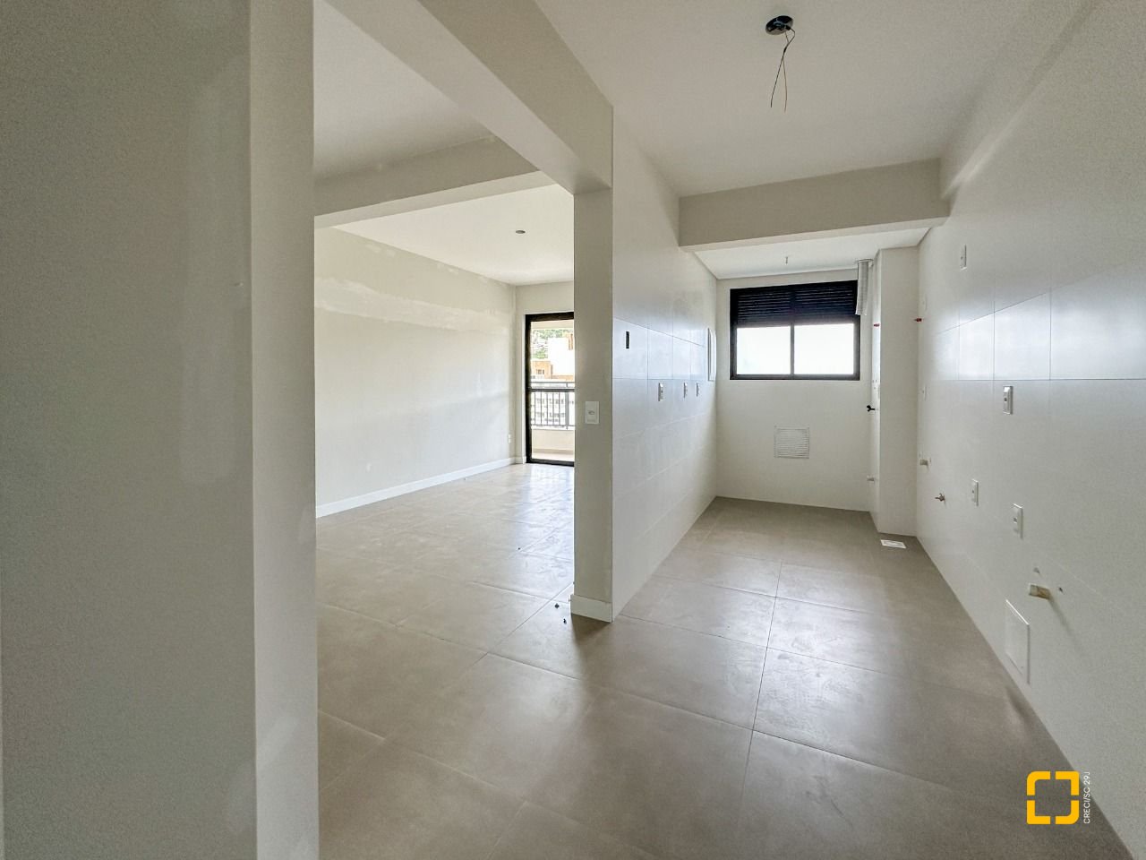 Apartamento com 98m², 4 quartos (sendo 1 suíte), 2 garagens, no bairro Saco Grande em Florianópolis
