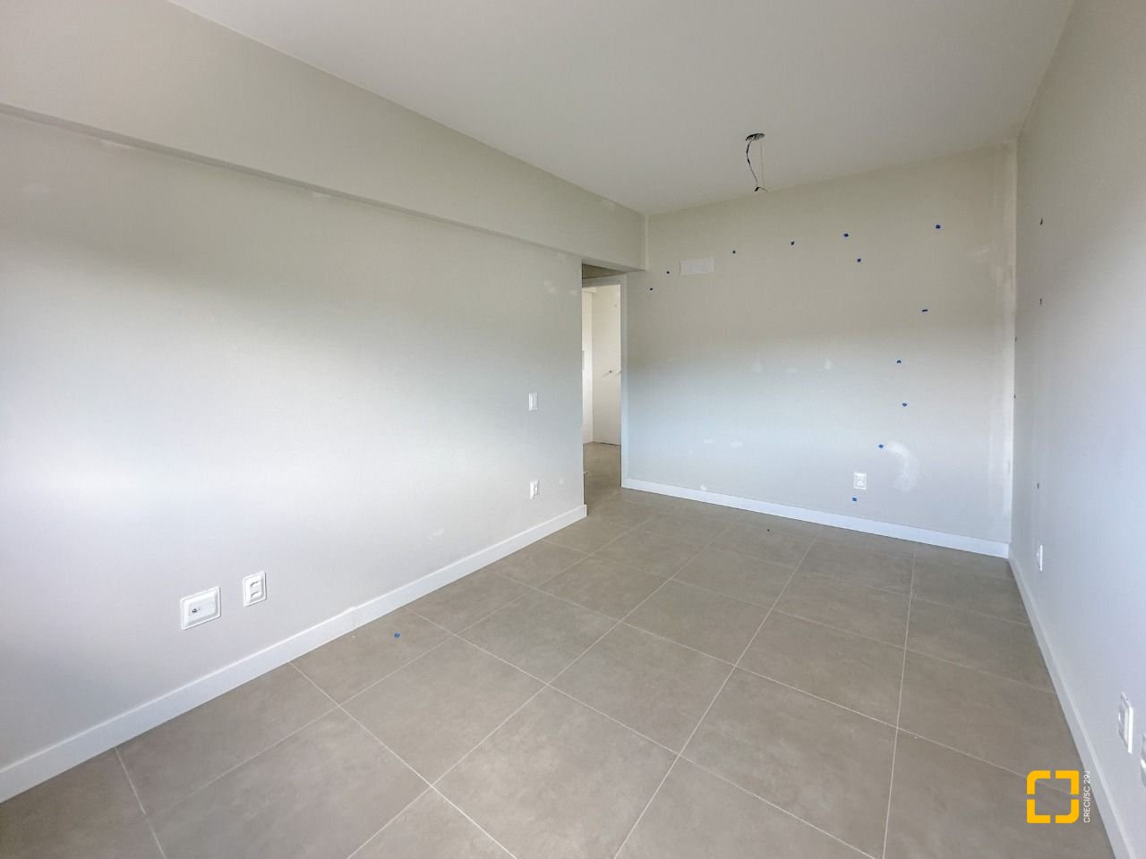 Apartamento com 98m², 4 quartos (sendo 1 suíte), 2 garagens, no bairro Saco Grande em Florianópolis