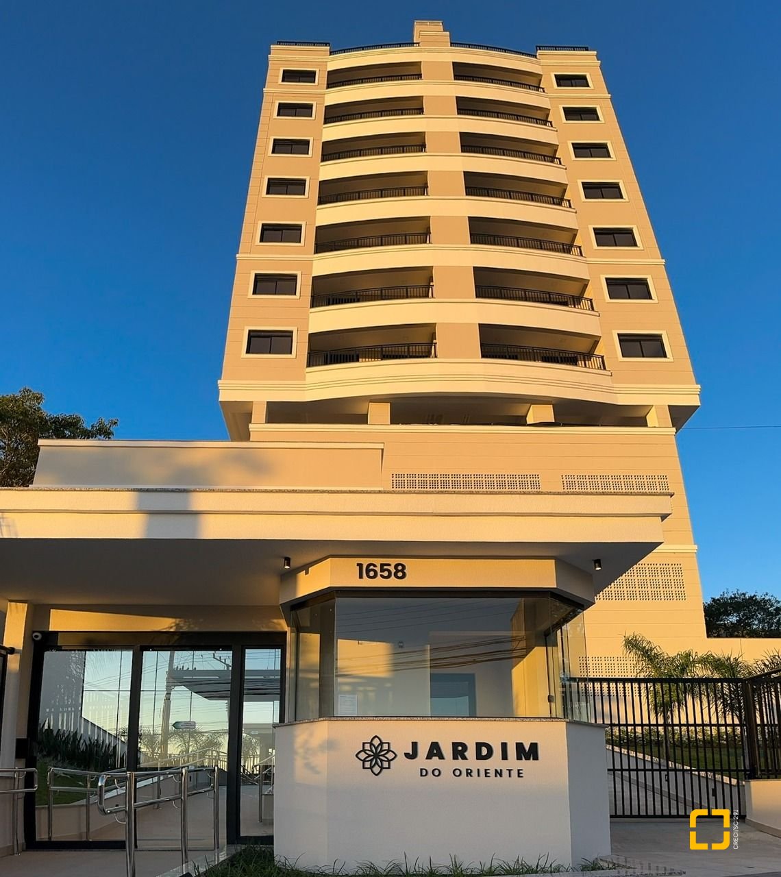 Apartamento com 98m², 4 quartos (sendo 1 suíte), 2 garagens, no bairro Saco Grande em Florianópolis