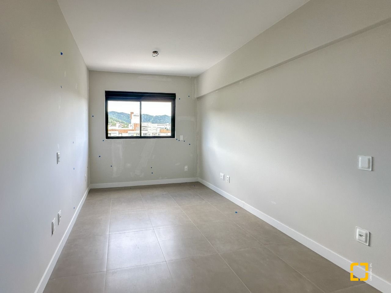 Apartamento com 98m², 4 quartos (sendo 1 suíte), 2 garagens, no bairro Saco Grande em Florianópolis
