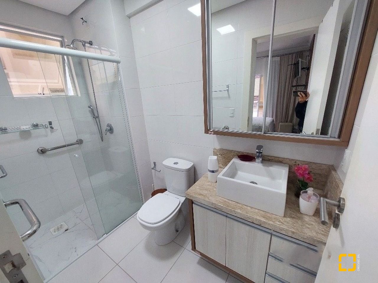 Apartamento com 115m², 6 quartos (sendo 3 suítes), 2 garagens, no bairro Ingleses em Florianópolis