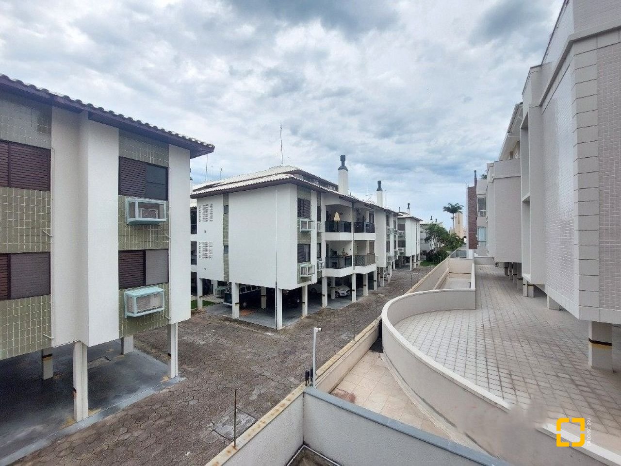 Apartamento com 115m², 6 quartos (sendo 3 suítes), 2 garagens, no bairro Ingleses em Florianópolis