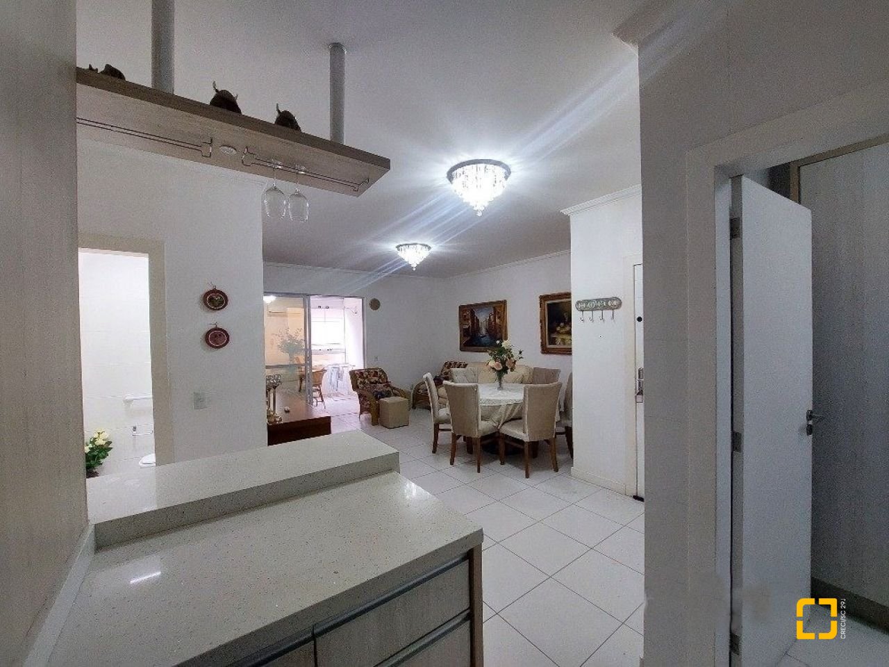 Apartamento com 115m², 6 quartos (sendo 3 suítes), 2 garagens, no bairro Ingleses em Florianópolis