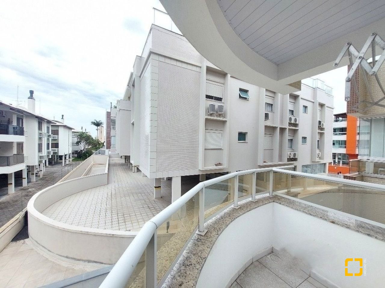 Apartamento com 115m², 6 quartos (sendo 3 suítes), 2 garagens, no bairro Ingleses em Florianópolis