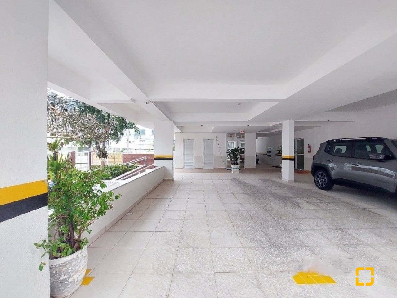 Apartamento com 115m², 6 quartos (sendo 3 suítes), 2 garagens, no bairro Ingleses em Florianópolis