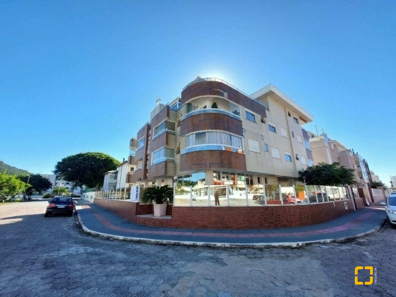 Apartamento com 115m², 6 quartos (sendo 3 suítes), 2 garagens, no bairro Ingleses em Florianópolis