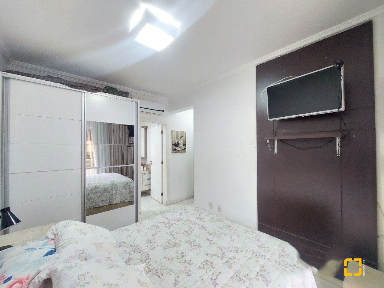 Apartamento com 115m², 6 quartos (sendo 3 suítes), 2 garagens, no bairro Ingleses em Florianópolis