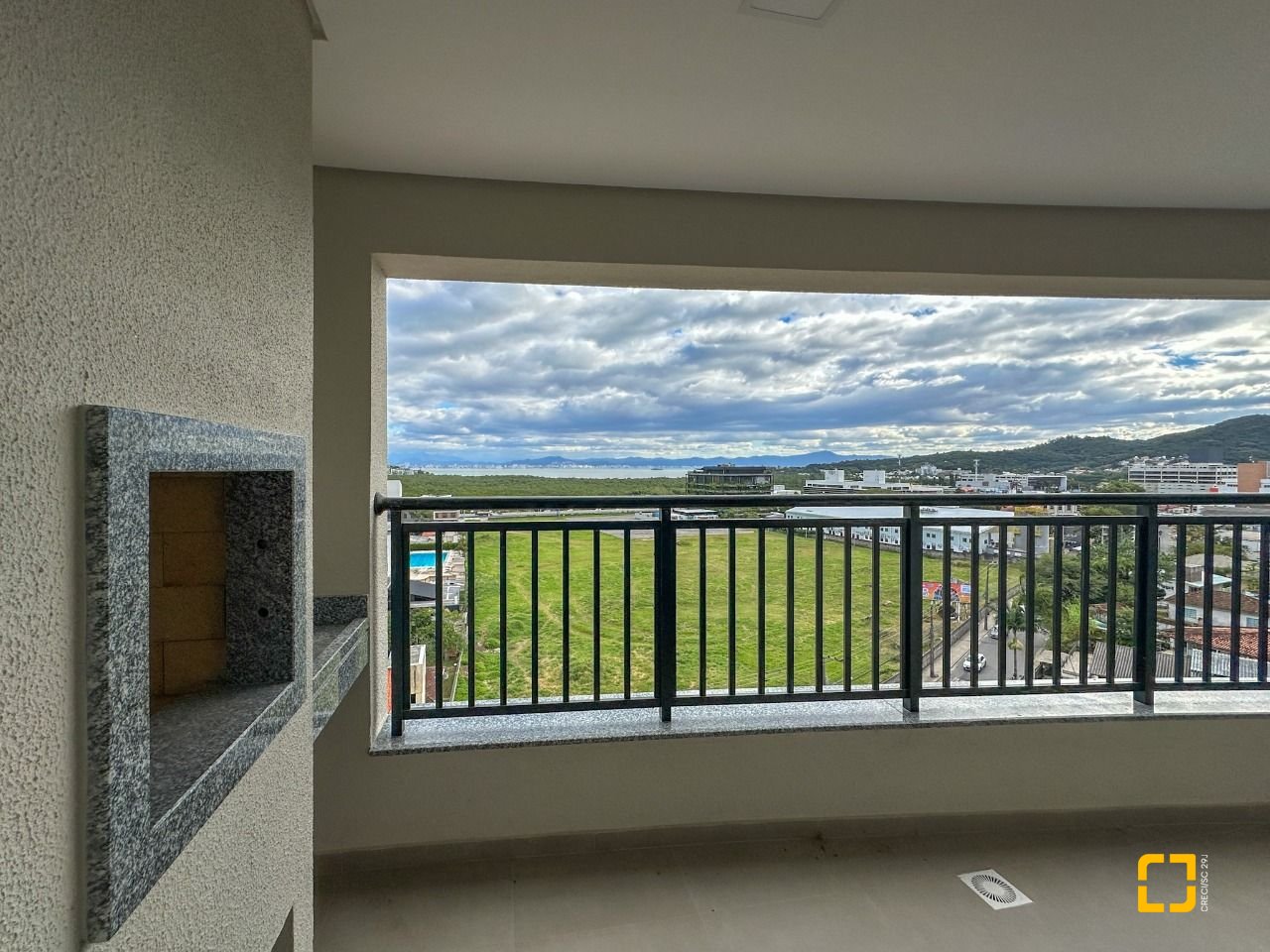 Apartamento com 94m², 4 quartos (sendo 1 suíte), 2 garagens, no bairro Saco Grande em Florianópolis