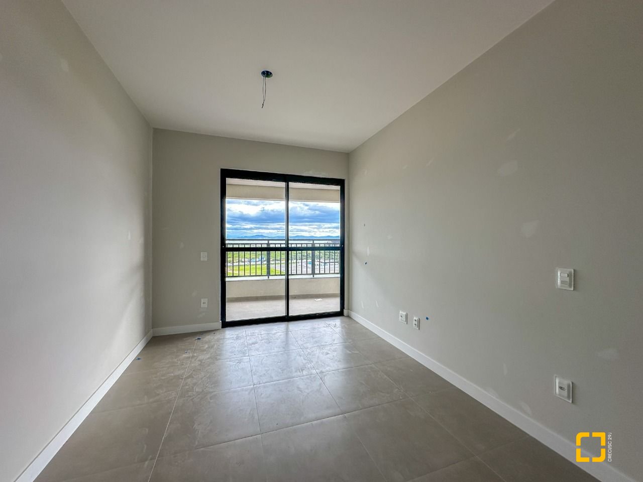 Apartamento com 94m², 4 quartos (sendo 1 suíte), 2 garagens, no bairro Saco Grande em Florianópolis