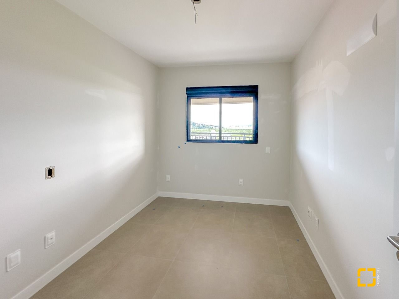 Apartamento com 94m², 4 quartos (sendo 1 suíte), 2 garagens, no bairro Saco Grande em Florianópolis