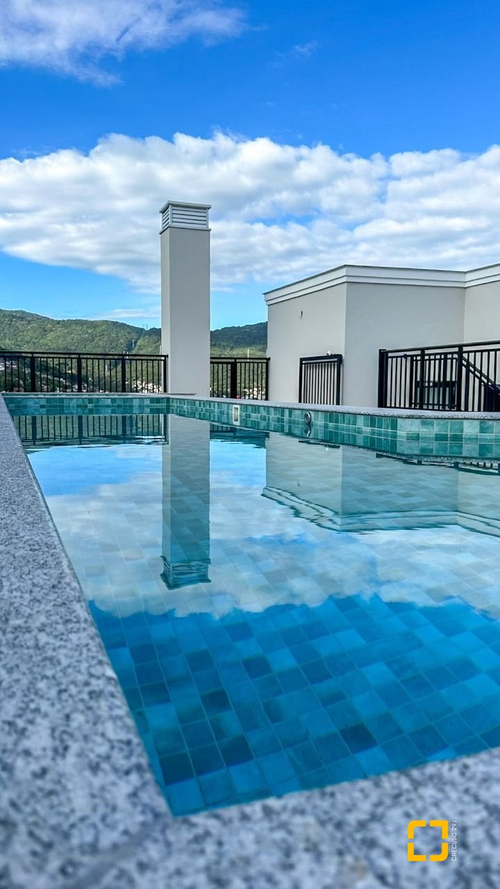 Apartamento com 98m², 4 quartos (sendo 1 suíte), 2 garagens, no bairro Saco Grande em Florianópolis