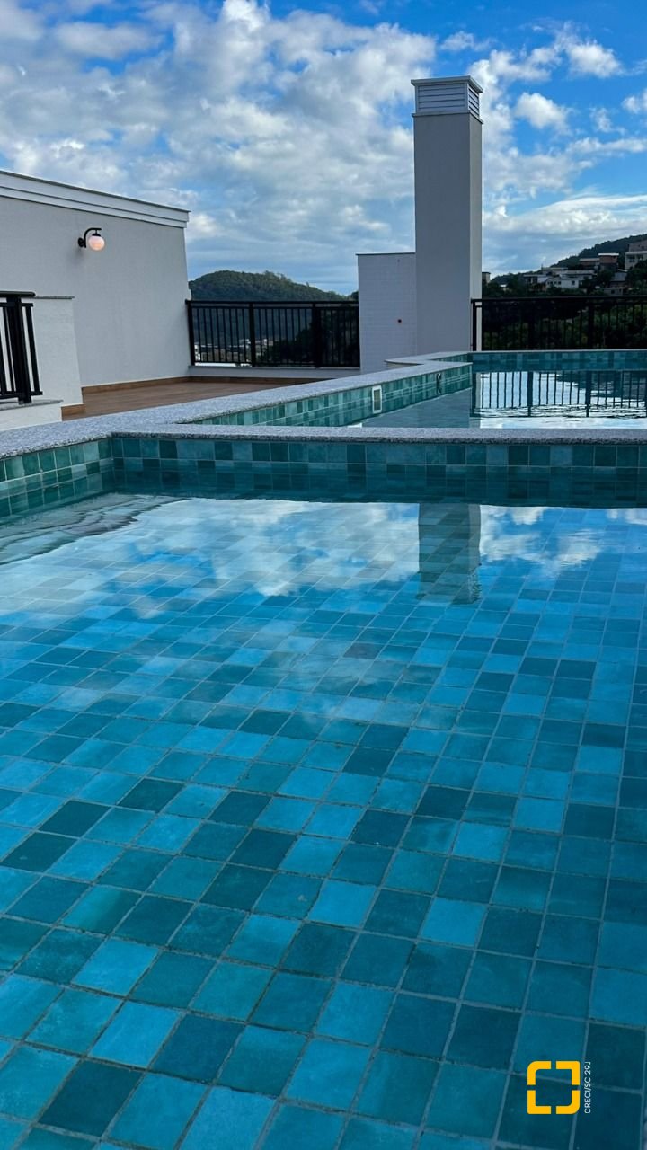 Apartamento com 98m², 4 quartos (sendo 1 suíte), 2 garagens, no bairro Saco Grande em Florianópolis