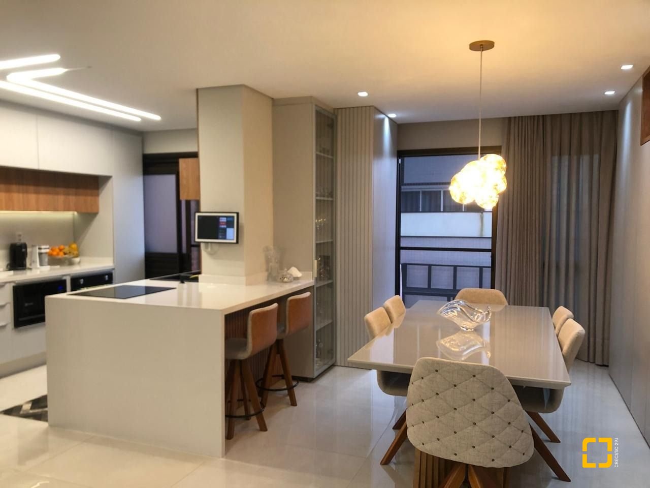 Apartamento com 123m², 4 quartos (sendo 2 suítes), 1 garagem, no bairro Estreito em Florianópolis