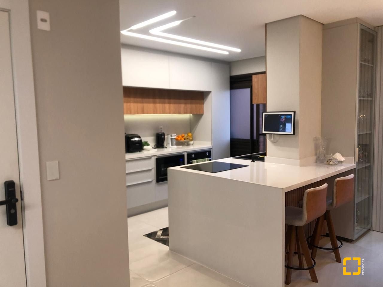 Apartamento com 123m², 4 quartos (sendo 2 suítes), 1 garagem, no bairro Estreito em Florianópolis