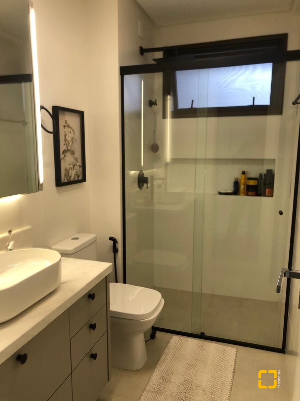 Apartamento com 123m², 4 quartos (sendo 2 suítes), 1 garagem, no bairro Estreito em Florianópolis