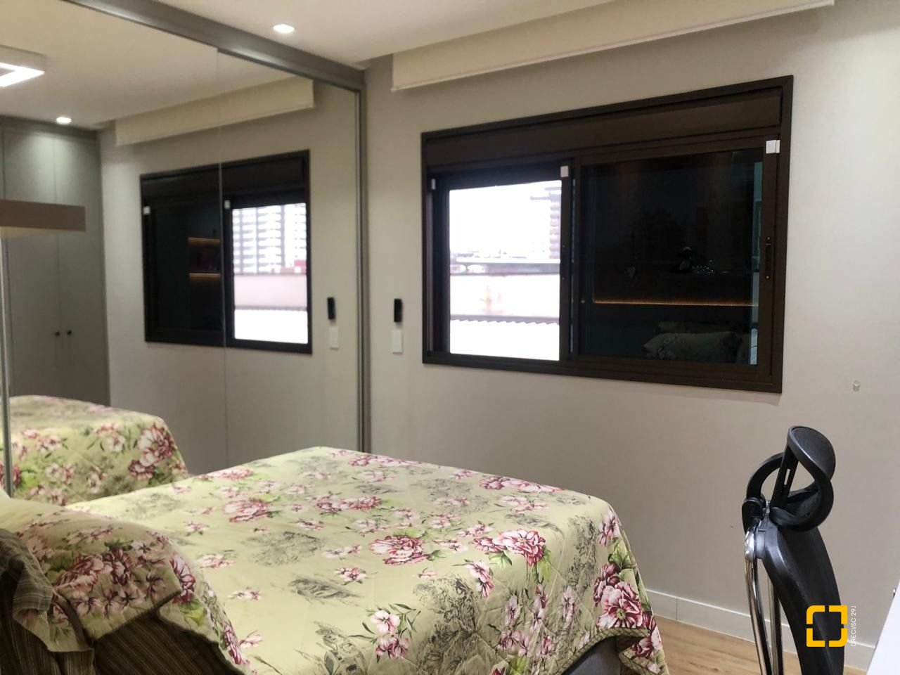 Apartamento com 123m², 4 quartos (sendo 2 suítes), 1 garagem, no bairro Estreito em Florianópolis