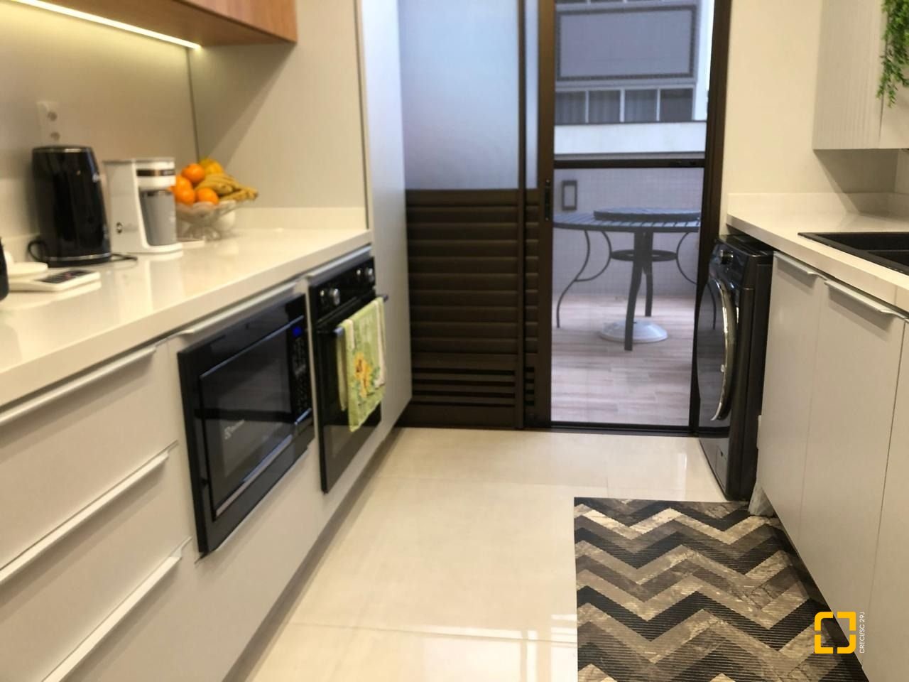 Apartamento com 123m², 4 quartos (sendo 2 suítes), 1 garagem, no bairro Estreito em Florianópolis