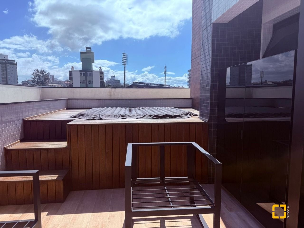 Apartamento com 123m², 4 quartos (sendo 2 suítes), 1 garagem, no bairro Estreito em Florianópolis