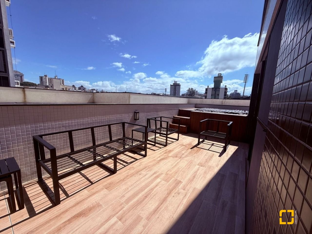 Apartamento com 123m², 4 quartos (sendo 2 suítes), 1 garagem, no bairro Estreito em Florianópolis