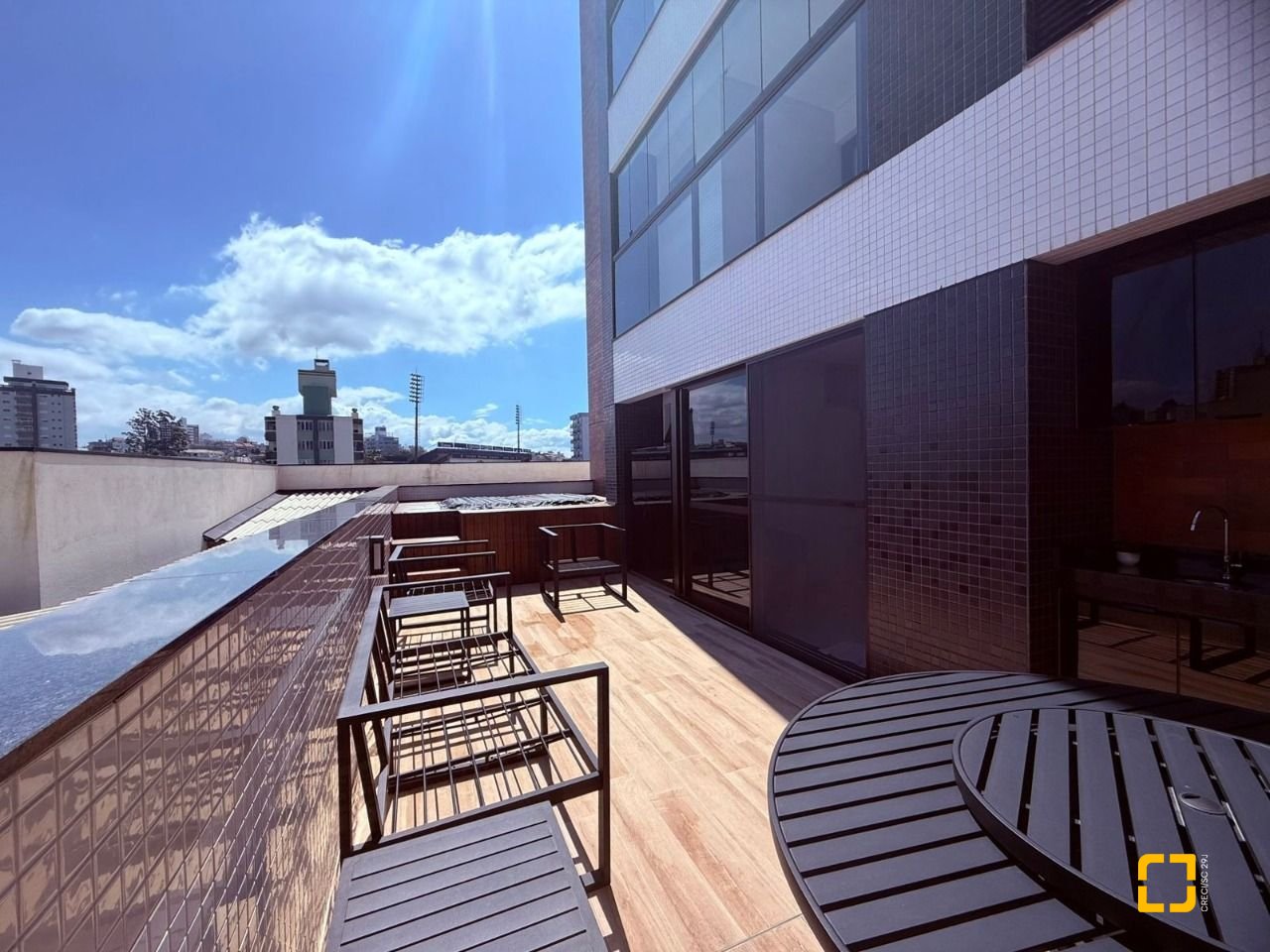 Apartamento com 123m², 4 quartos (sendo 2 suítes), 1 garagem, no bairro Estreito em Florianópolis