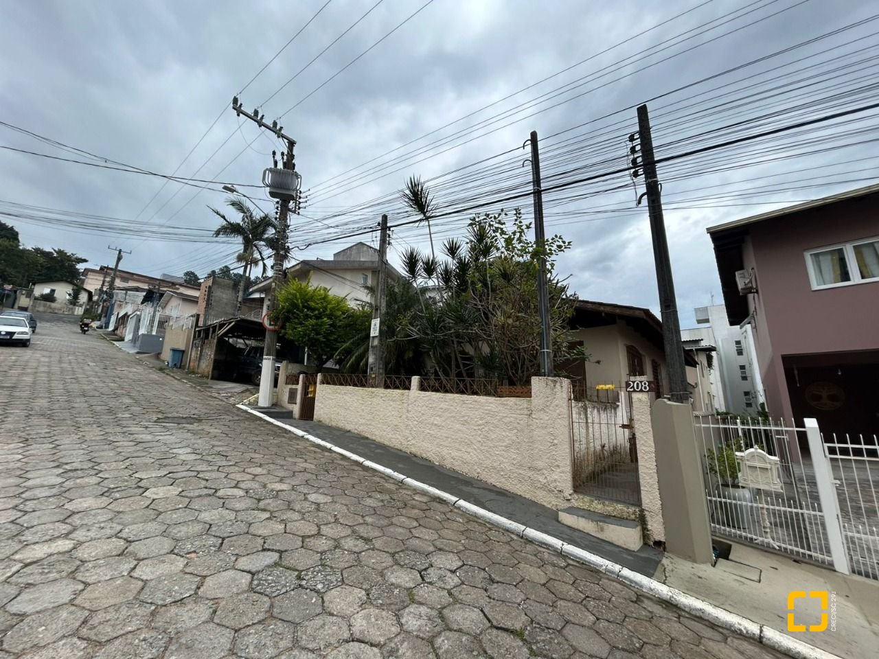 Terreno com 300m², no bairro Trindade em Florianópolis