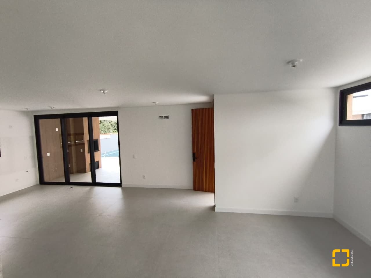 Casa de Condomínio com 230m², 3 quartos (sendo 3 suítes), 2 garagens, no bairro Santo Antônio de Lisboa em Florianópolis