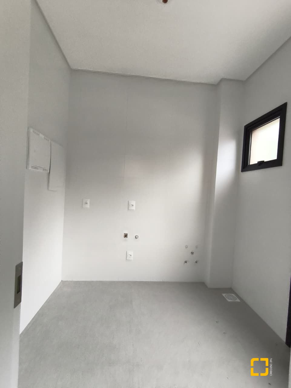 Casa de Condomínio com 230m², 3 quartos (sendo 3 suítes), 2 garagens, no bairro Santo Antônio de Lisboa em Florianópolis