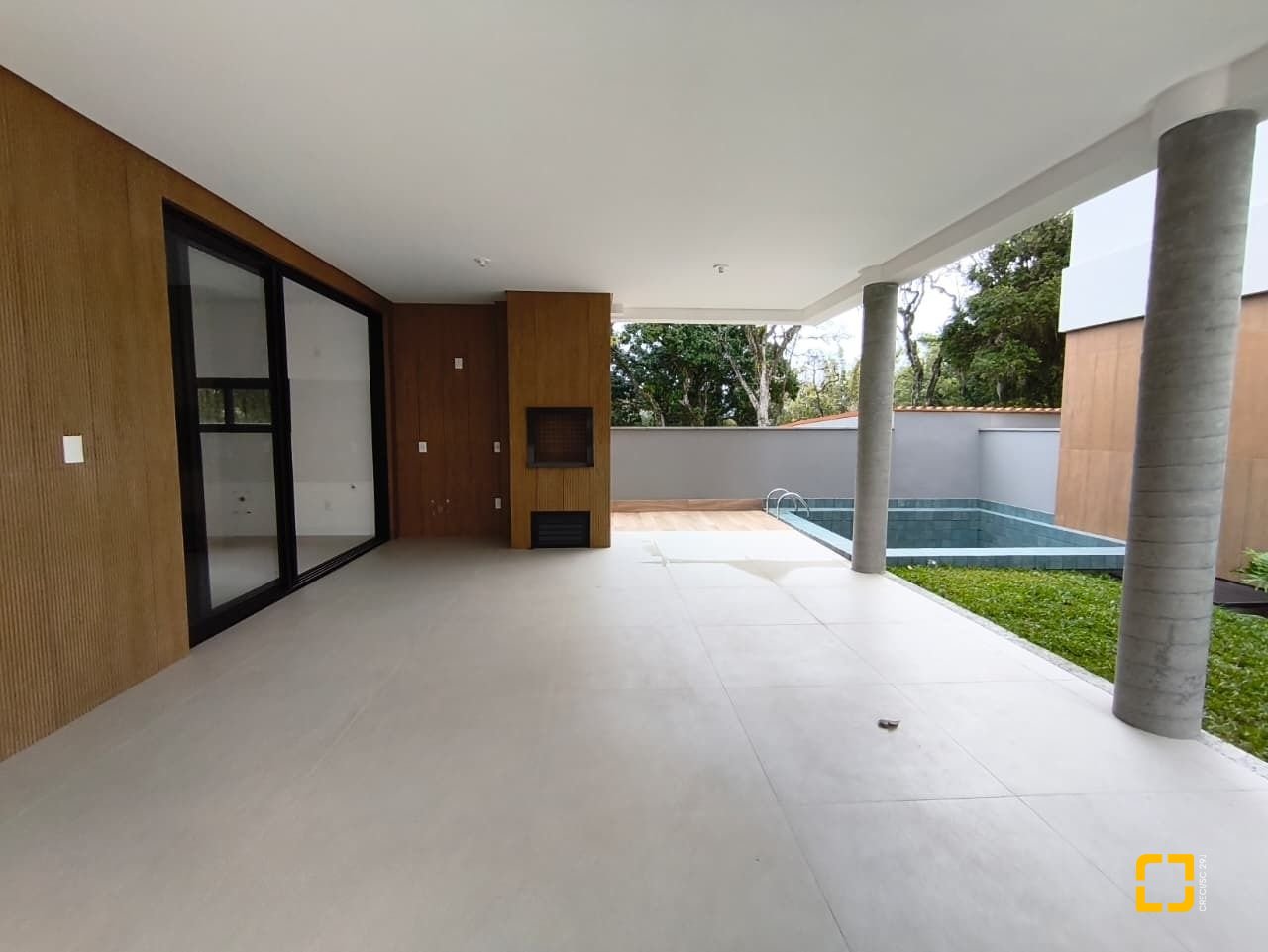 Casa de Condomínio com 230m², 3 quartos (sendo 3 suítes), 2 garagens, no bairro Santo Antônio de Lisboa em Florianópolis