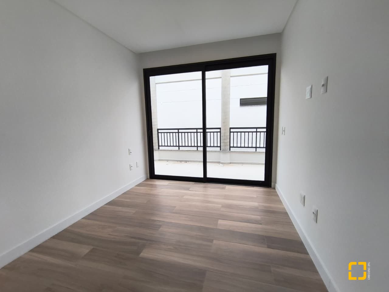 Casa de Condomínio com 230m², 3 quartos (sendo 3 suítes), 2 garagens, no bairro Santo Antônio de Lisboa em Florianópolis