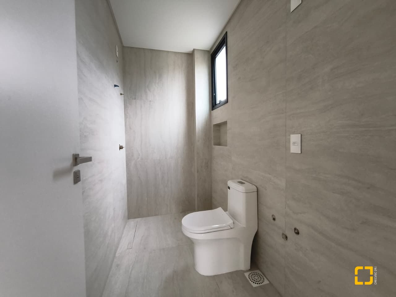 Casa de Condomínio com 230m², 3 quartos (sendo 3 suítes), 2 garagens, no bairro Santo Antônio de Lisboa em Florianópolis