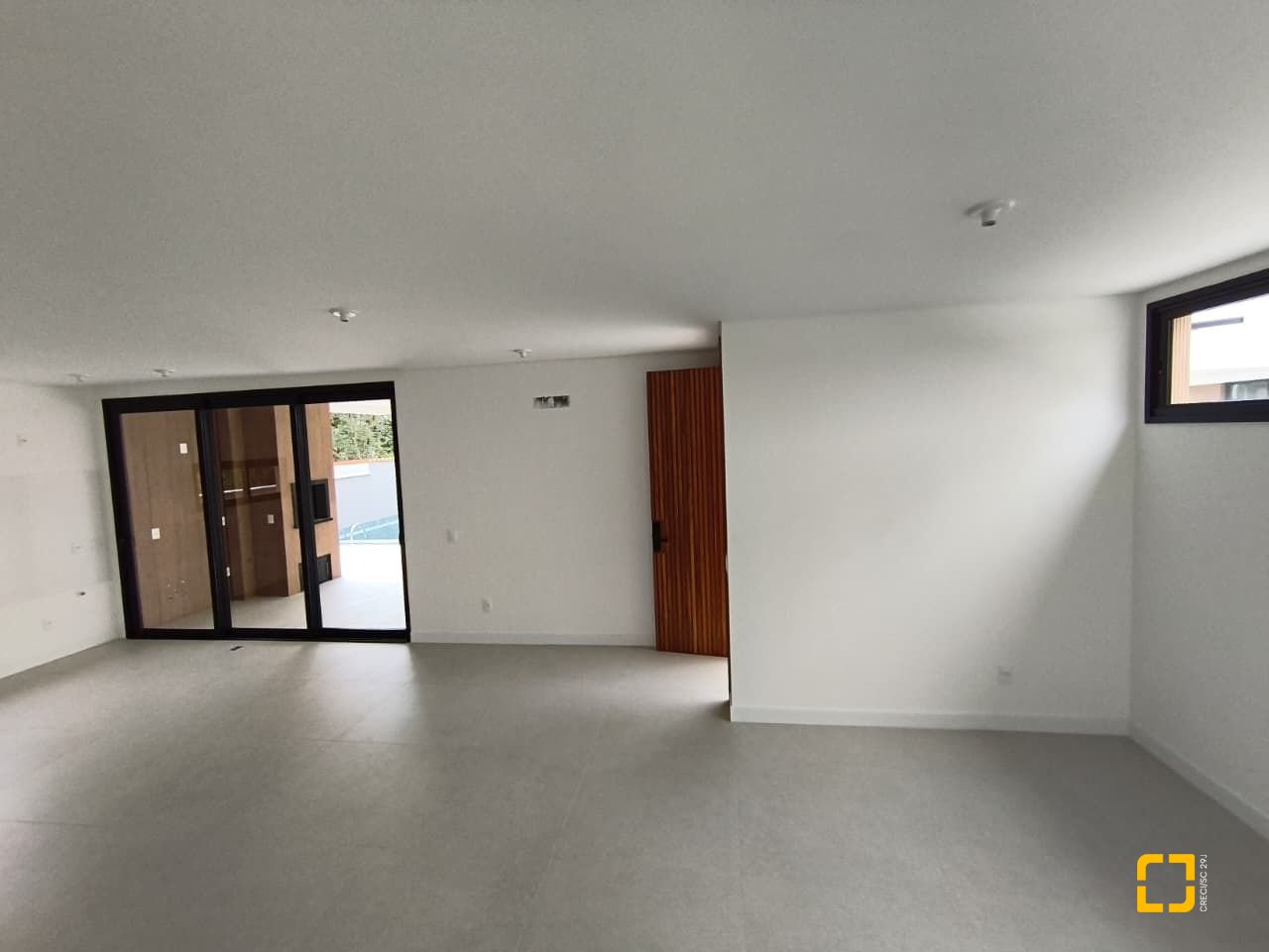 Casa de Condomínio com 230m², 3 quartos (sendo 3 suítes), 2 garagens, no bairro Santo Antônio de Lisboa em Florianópolis
