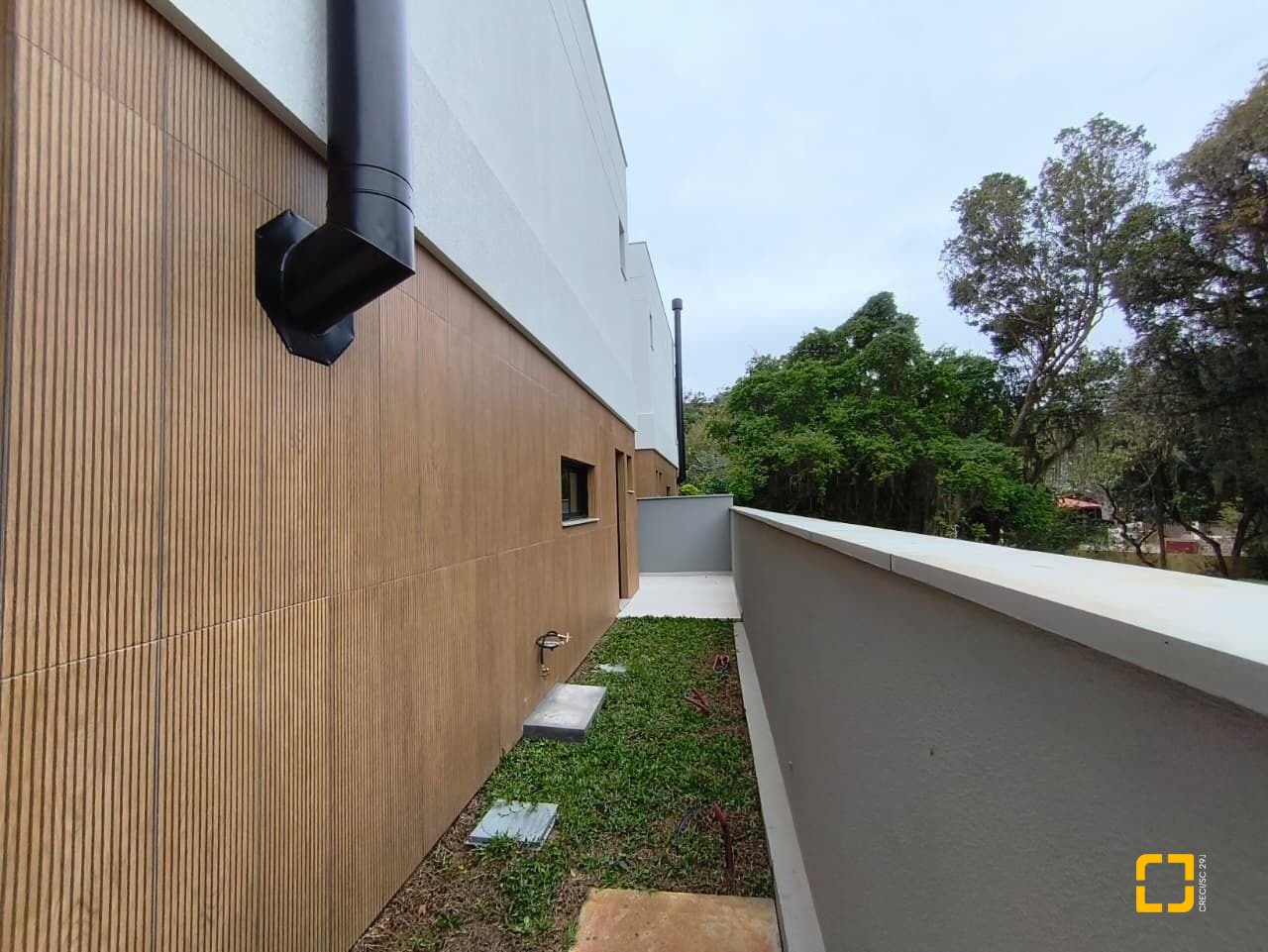 Casa de Condomínio com 230m², 3 quartos (sendo 3 suítes), 2 garagens, no bairro Santo Antônio de Lisboa em Florianópolis