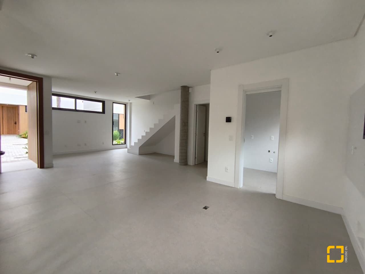 Casa de Condomínio com 230m², 3 quartos (sendo 3 suítes), 2 garagens, no bairro Santo Antônio de Lisboa em Florianópolis