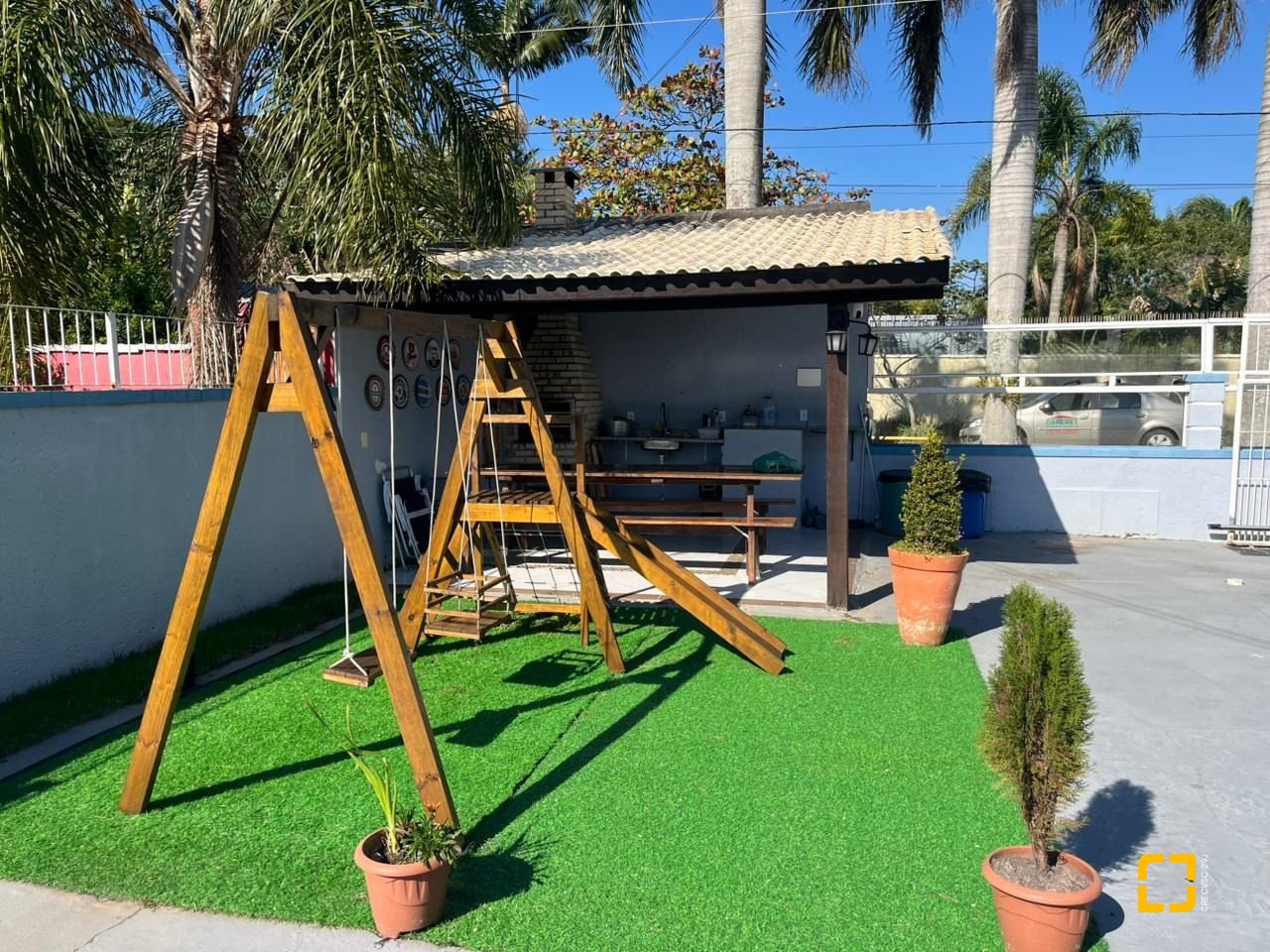 Hotel com 320m², 6 quartos (sendo 6 suítes), 6 garagens, no bairro Rio Vermelho em Florianópolis